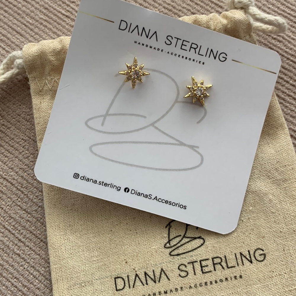 NWT Handmade Gold Star Stud Earrings